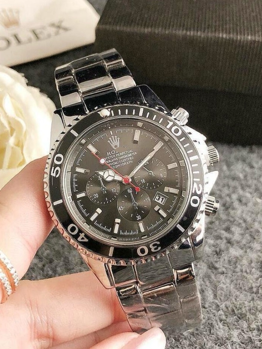 New men’s silver fashion watch